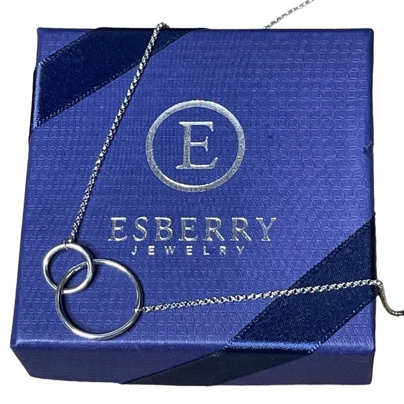 Esberry necklace linked circles New in box - Picture 1 of 4